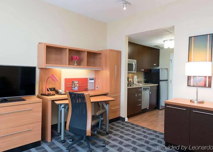 Towneplace Suites By Marriott Urbana/campustown Hotel